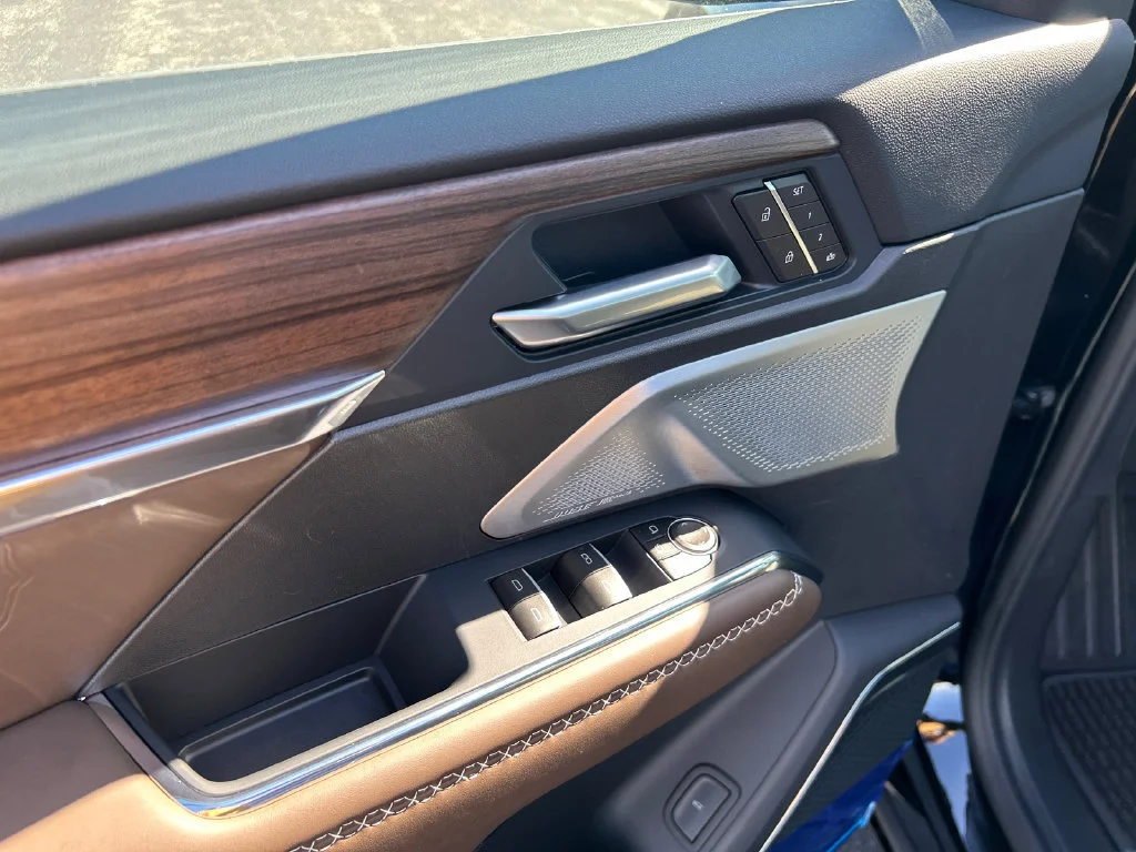 2027 GMC Acadia Denali Ultimate - Photo 15