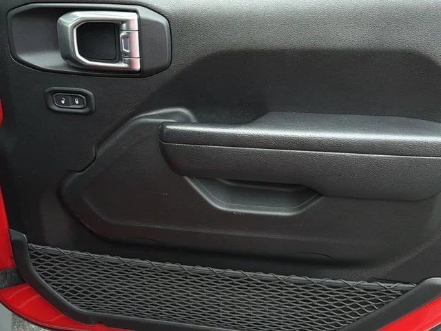 Used 2022 Red Jeep Sport image 37