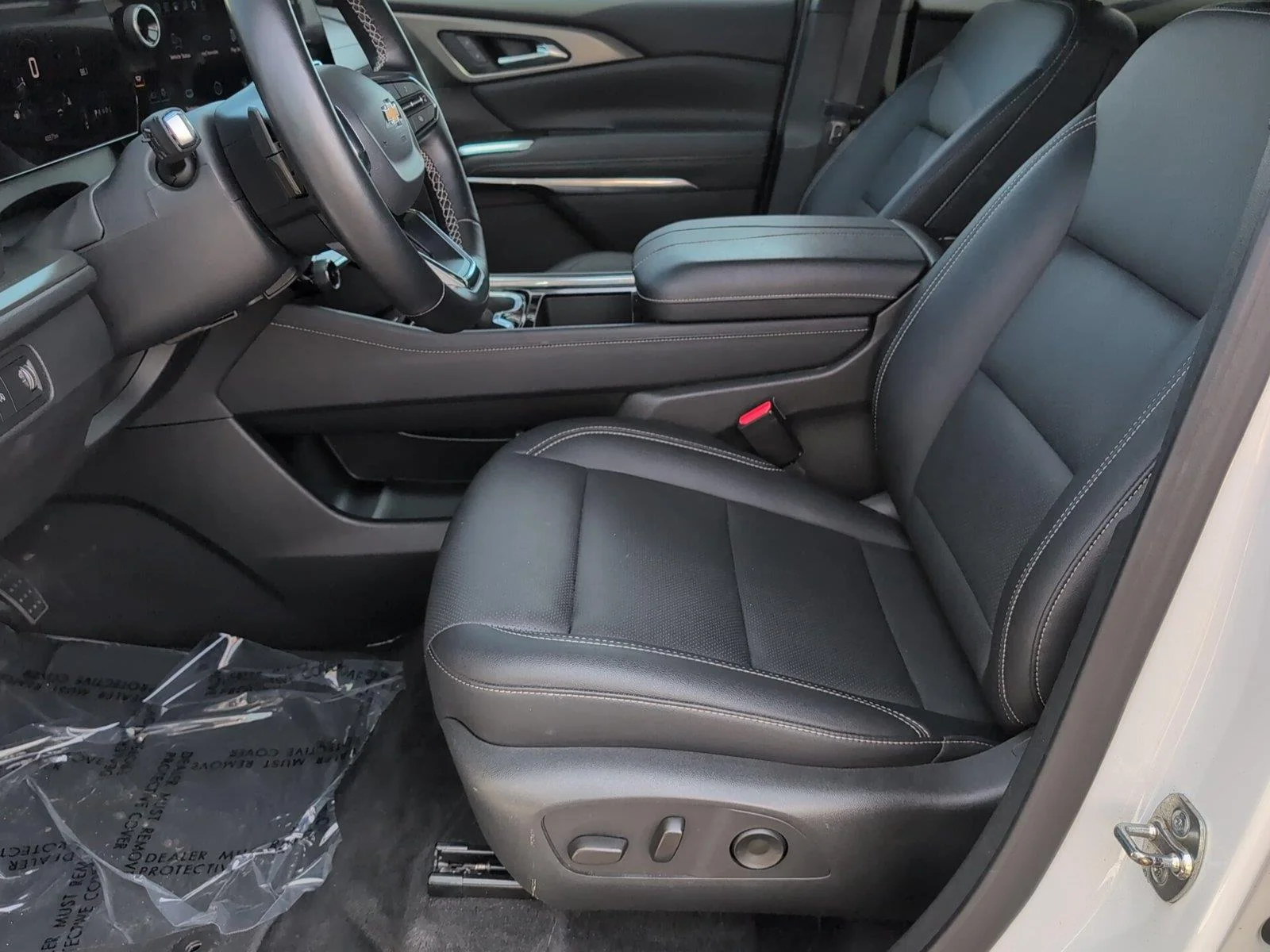 Used 2025 Summit White Chevrolet LT image 13
