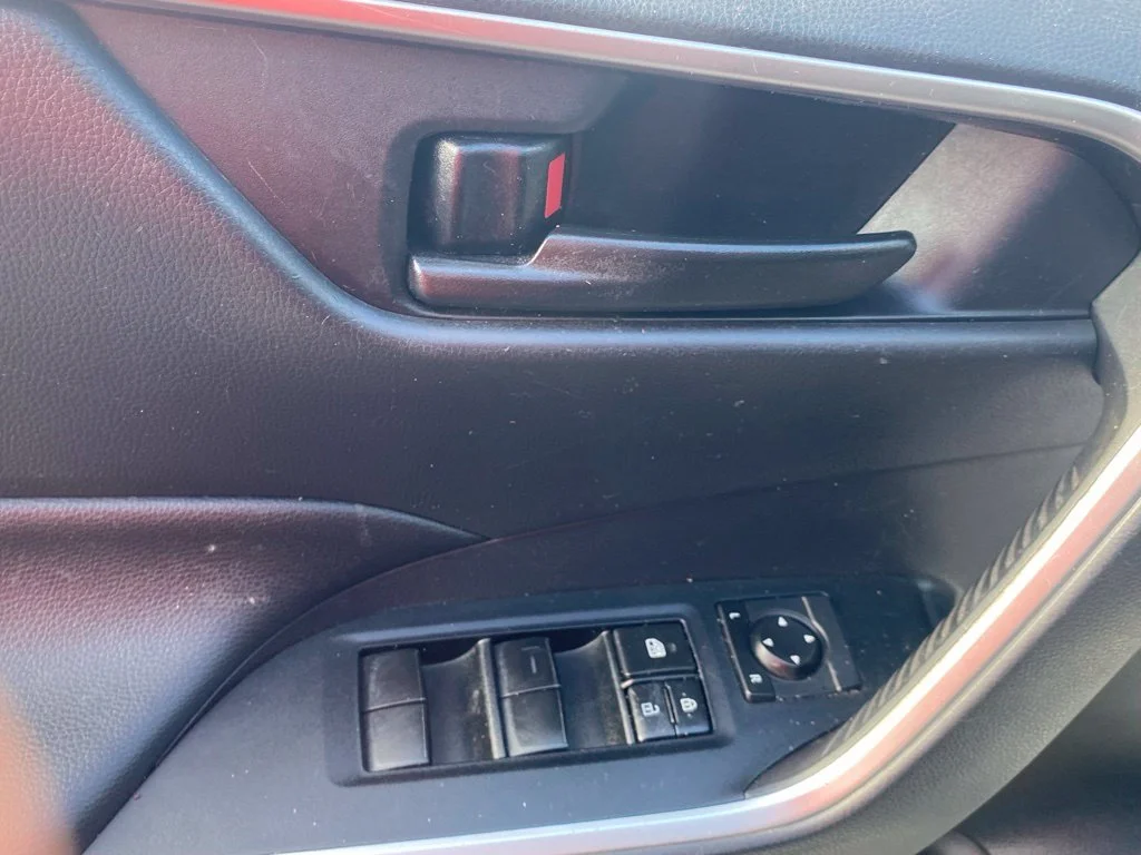 Used 2019 Silver Toyota LE image 21