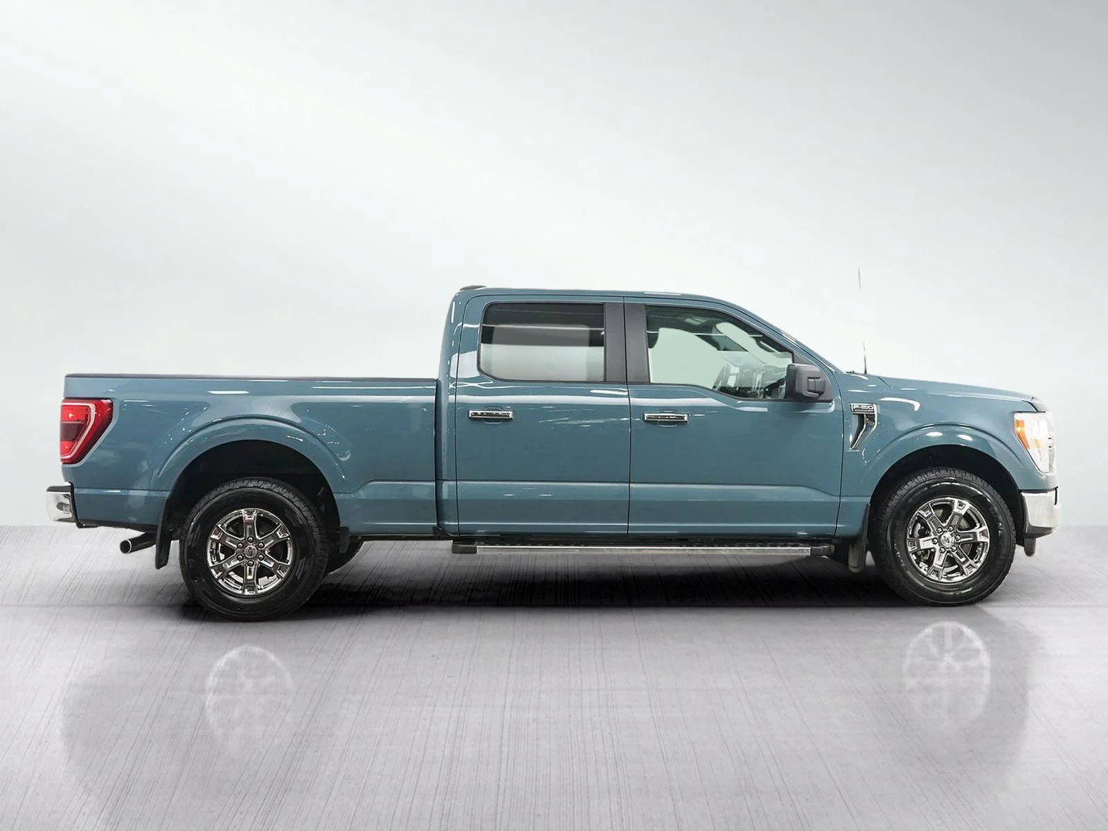 Used 2023 Area 51 Blue Ford XLT image 6