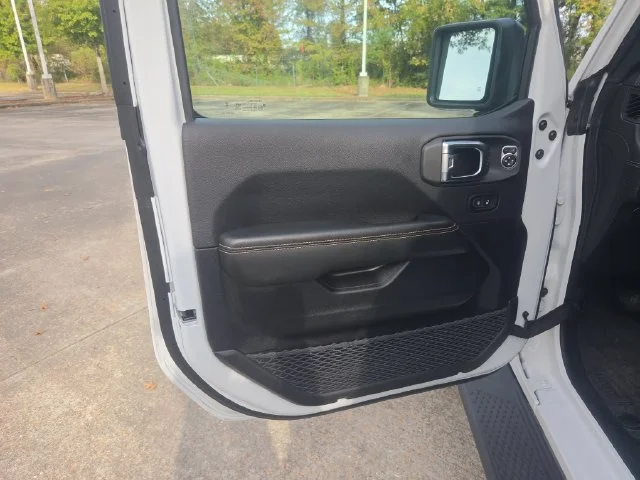 Used 2025 White Jeep High Tide image 10