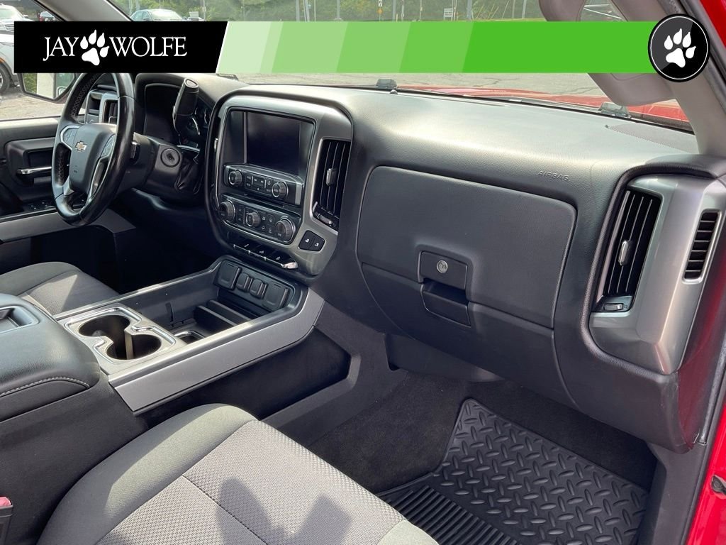 Used 2015 Red Chevrolet LT image 18
