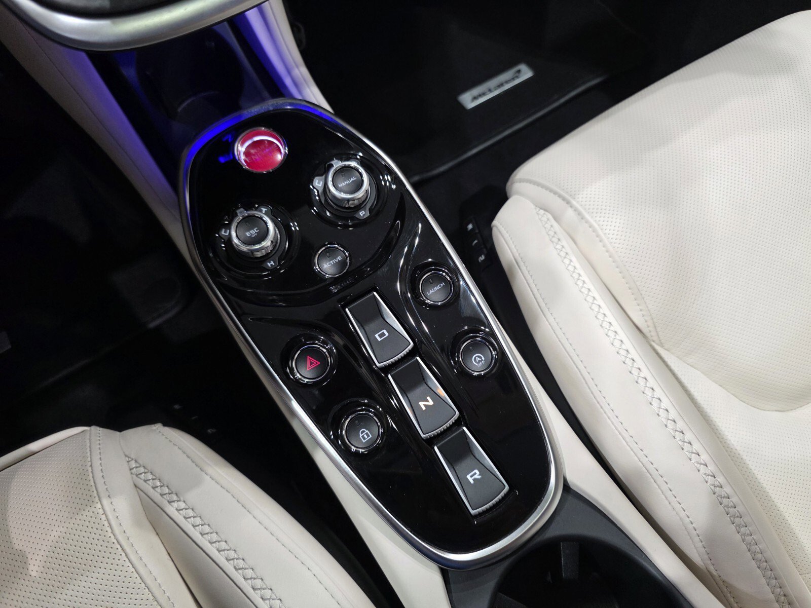 Used 2023 Aurora Blue McLaren  image 15