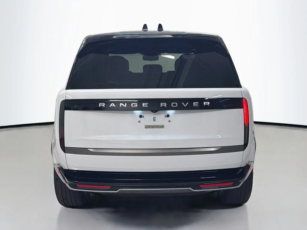 Certified Used 2025 Fuji White Land Rover SE image 10