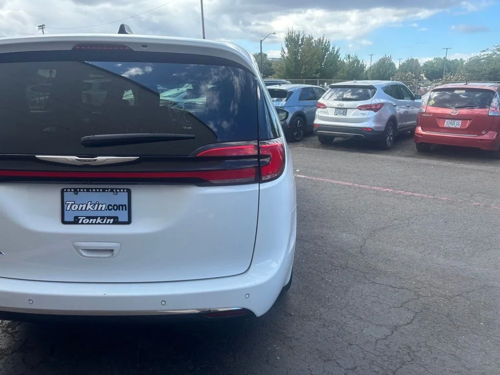 Used 2023 Bright White Clearcoat Chrysler Touring L image 6