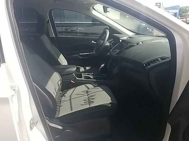 Used 2018 White Ford SE image 31