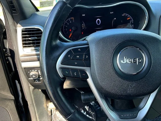 Used 2018 Gray Jeep Altitude image 12