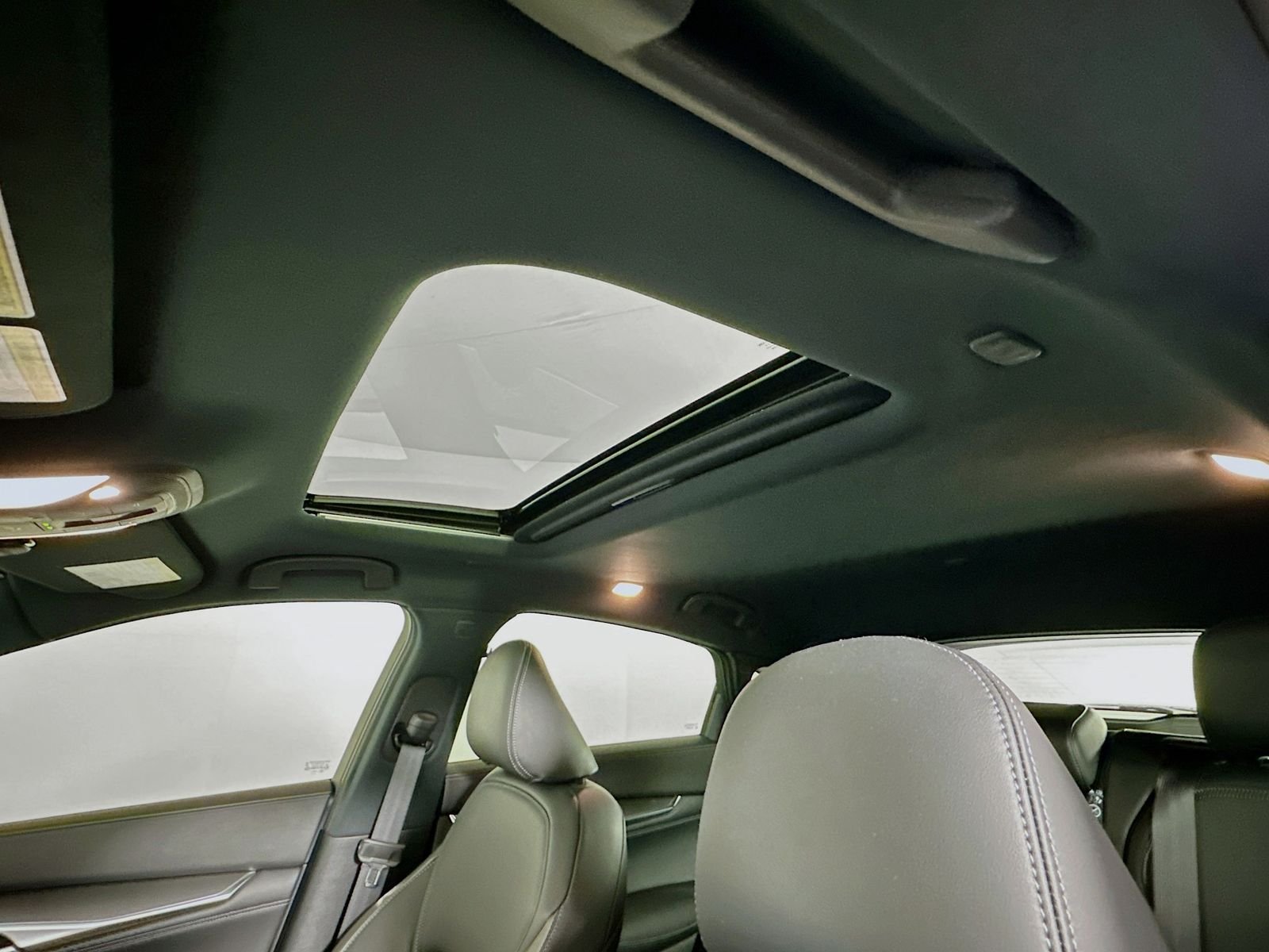 Used 2025 Radiant White INFINITI ESSENTIAL image 22