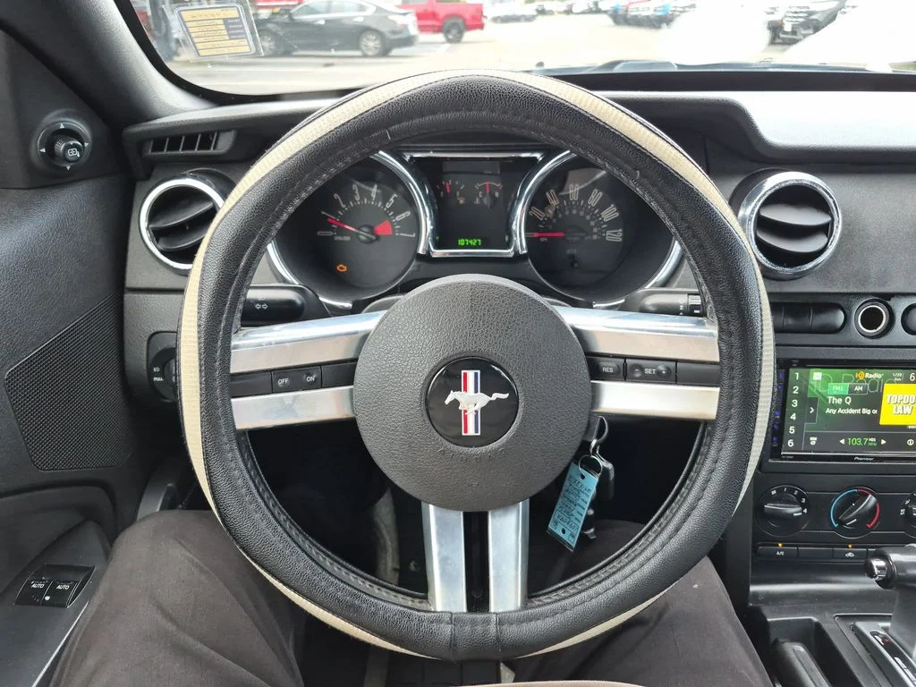 Used 2006 Black Ford V6 image 24