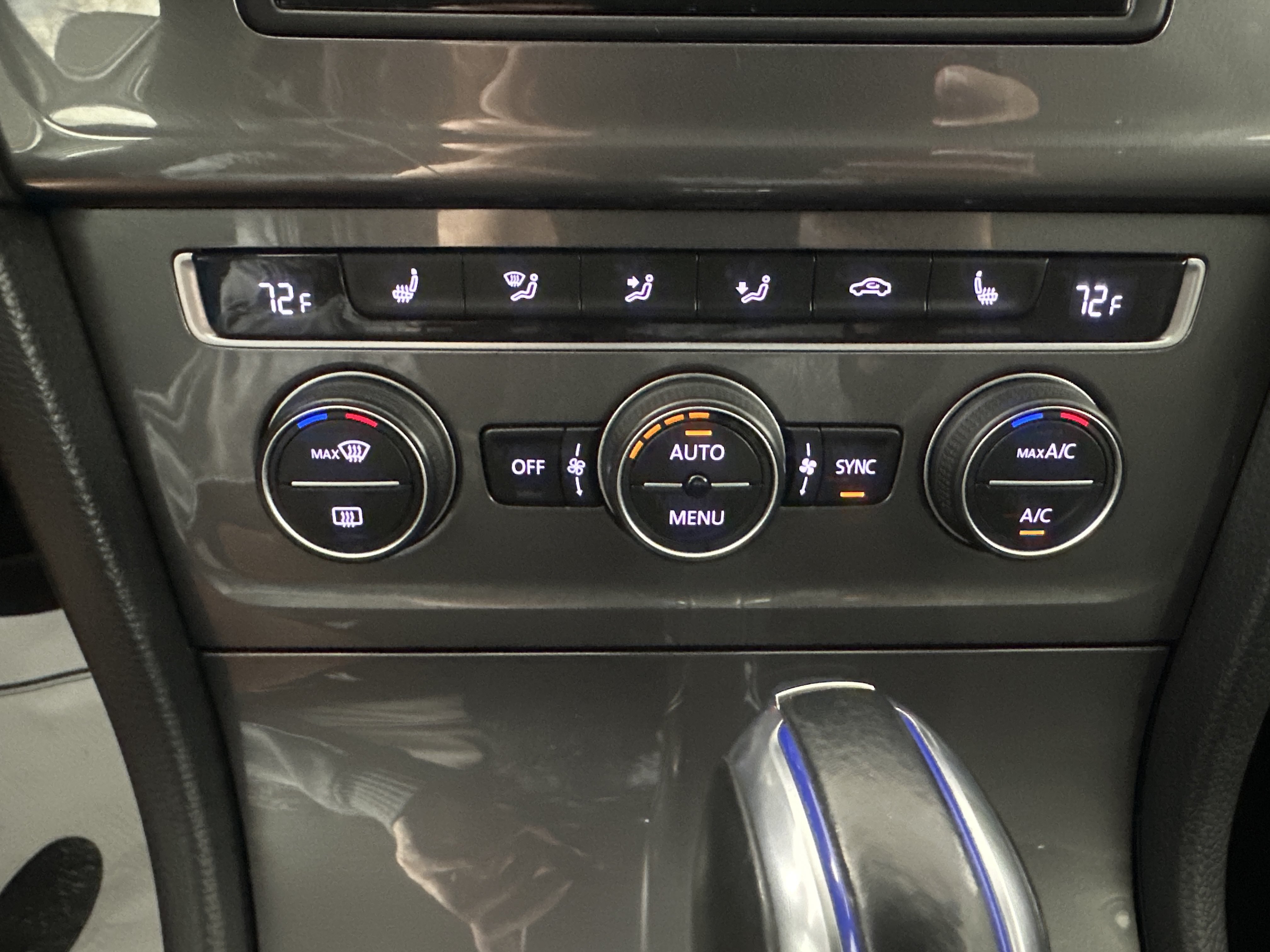 Used 2016 White Volkswagen SE image 16