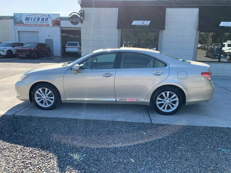 Used 2011 Gold Lexus ES 350 Sedan 4D image 8