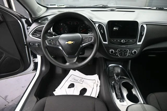 Used 2024 White Chevrolet LT image 22