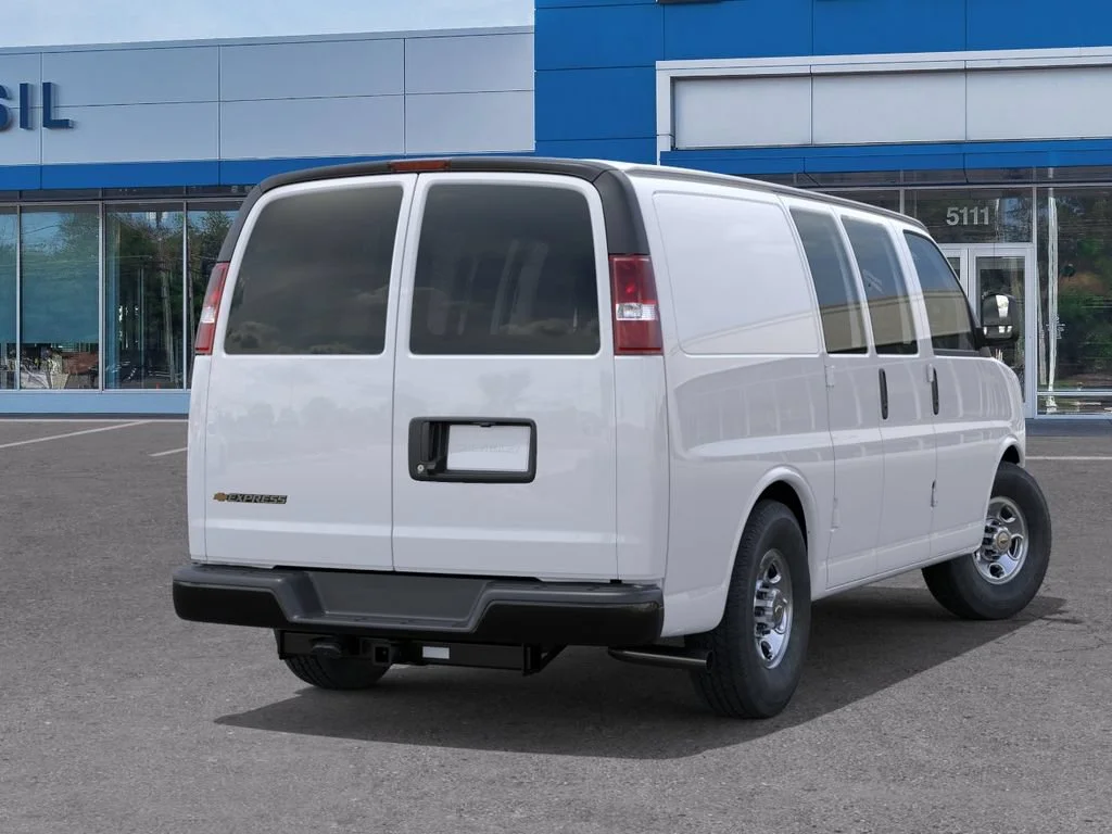 New 2026 Summit White Chevrolet WT image 4