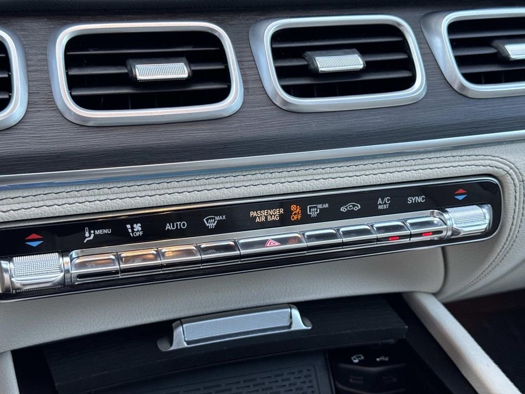 Used 2020 White Mercedes-Benz GLE 350 image 25