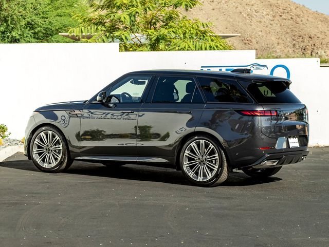 New 2026 Carpathian Grey LAND ROVER Dynamic SE image 9
