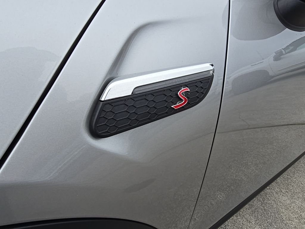 2024 MINI Convertible S - Photo 31