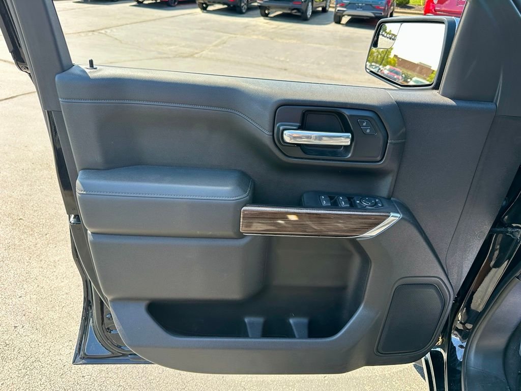 Used 2021 Black Chevrolet LT image 11