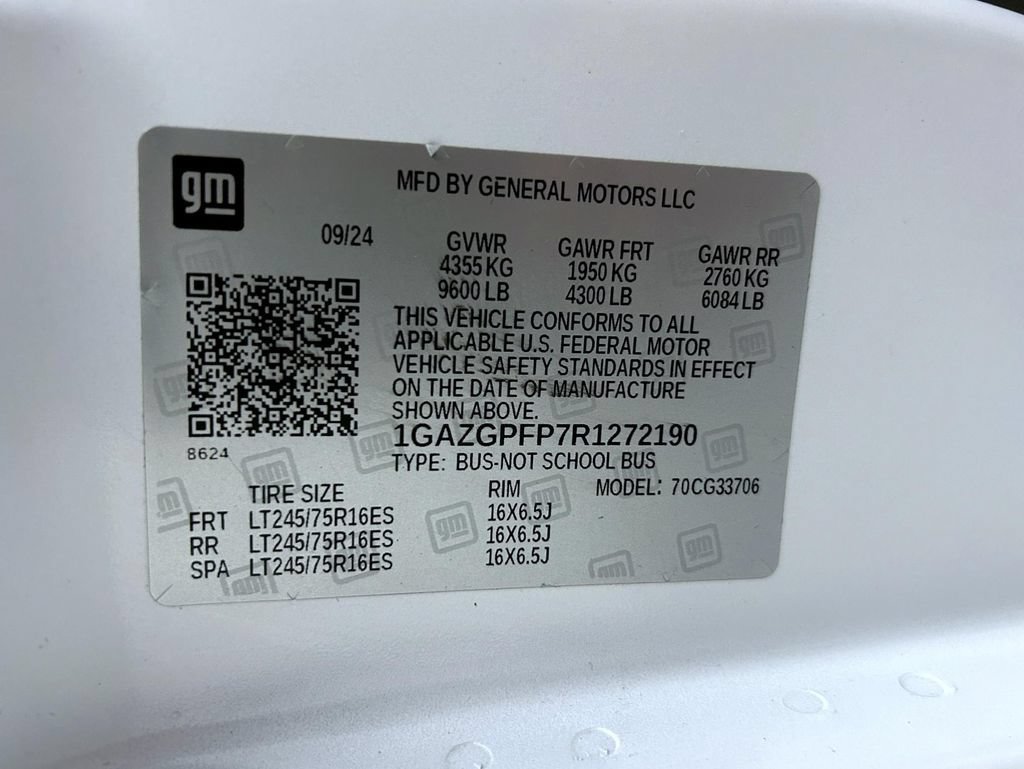 Used 2024 Summit White Chevrolet 1LT image 24