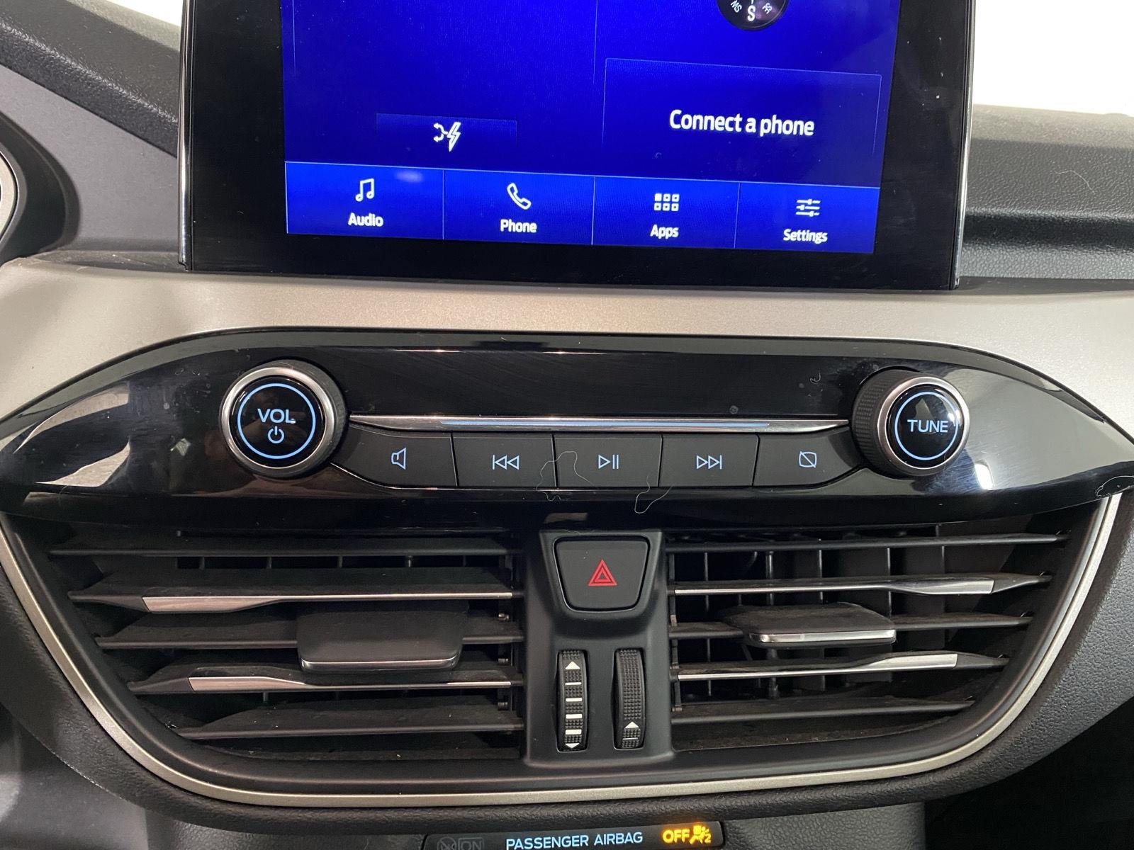 Used 2022 Oxford White Ford SE Hybrid image 13