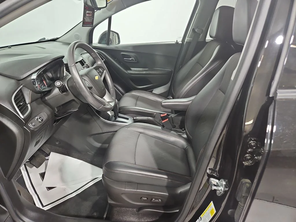 Used 2022 Black Chevrolet LT image 10
