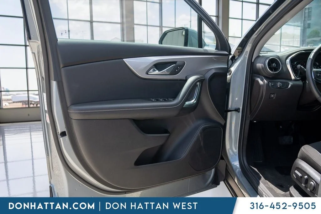 Used 2025 Gray Chevrolet LT image 20