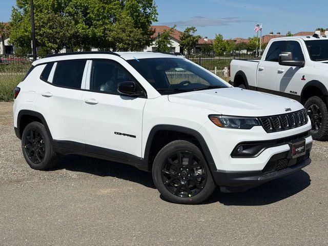 New 2026 Bright White Clearcoat Jeep Latitude image 2