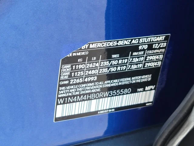 Used 2024 Blue Mercedes-Benz GLB 250 image 35