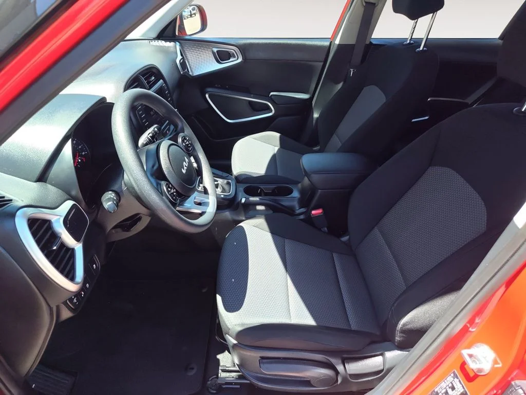 Used 2022 Red Kia LX image 9