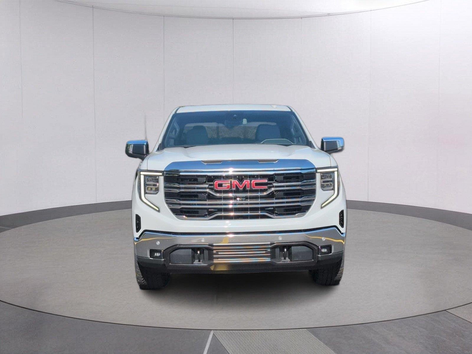 New 2026 Glacier White Tricoat GMC SLT image 10