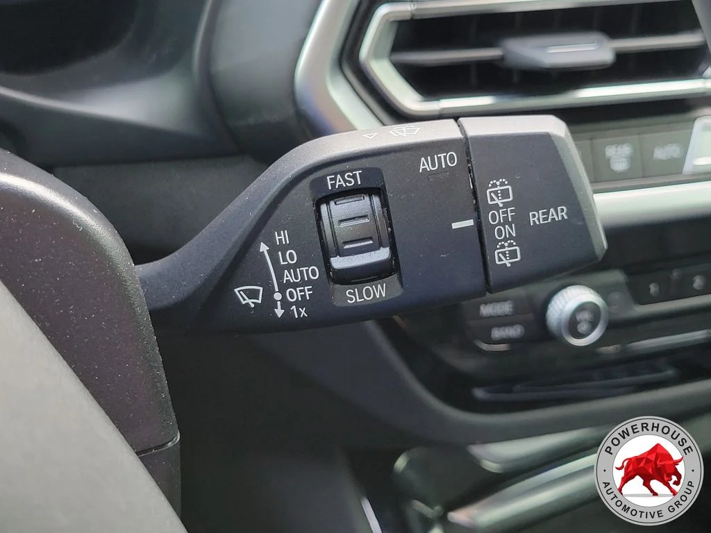 Used 2024 White BMW sDrive30i image 33