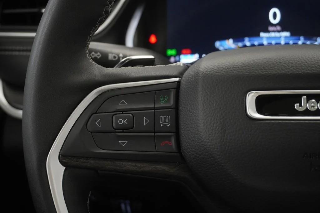 Used 2025 White Jeep Limited image 40