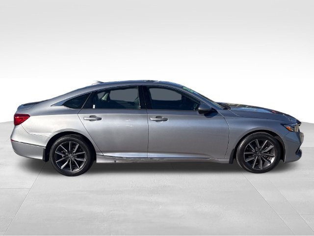 Used 2022 Silver Honda EX-L image 6