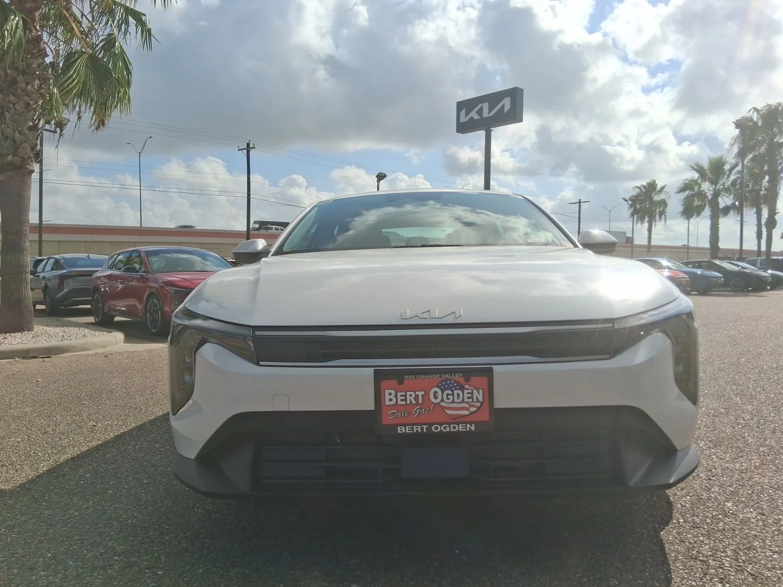 New 2026 White Kia LXS image 2
