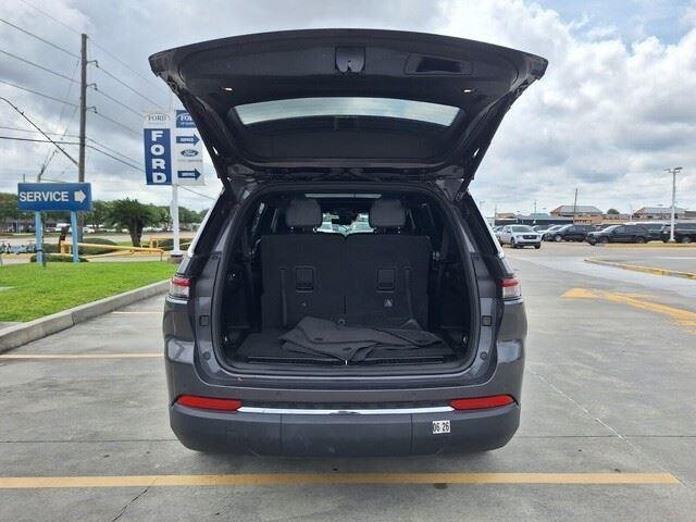 Used 2024 Baltic Gray Metallic Clearcoat Jeep Limited image 32