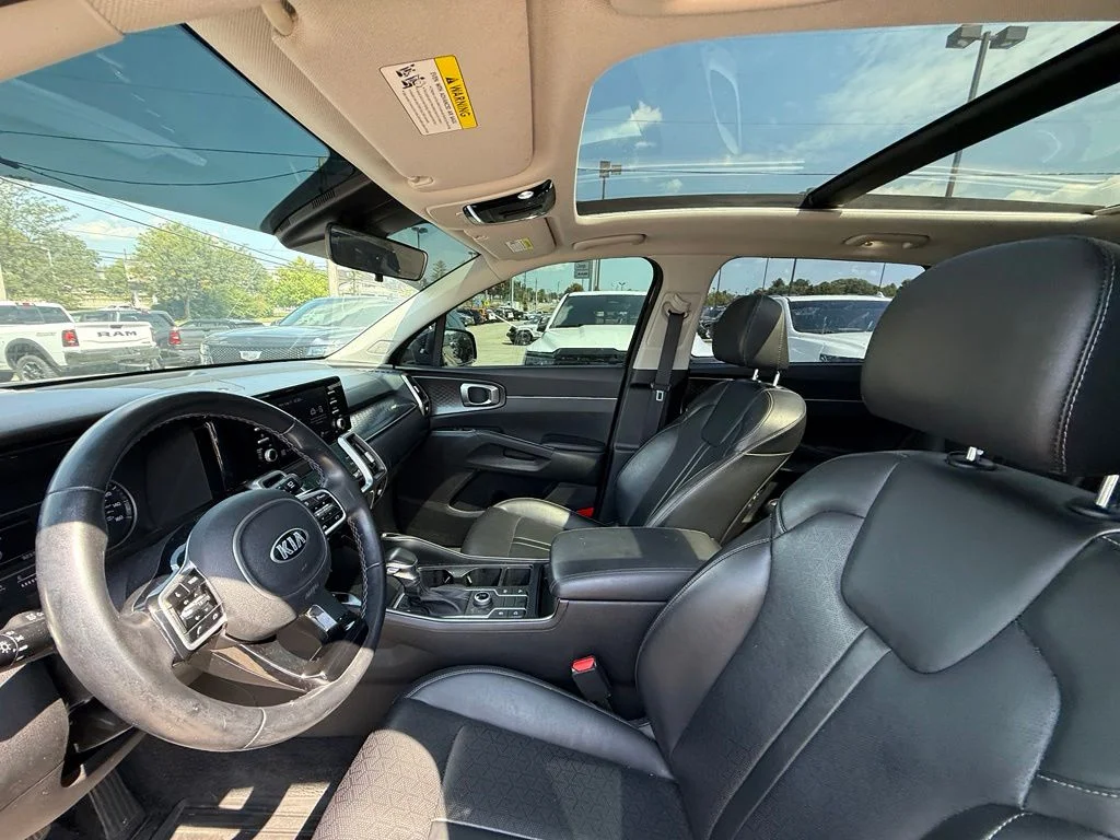 Used 2021 Black Kia S image 12