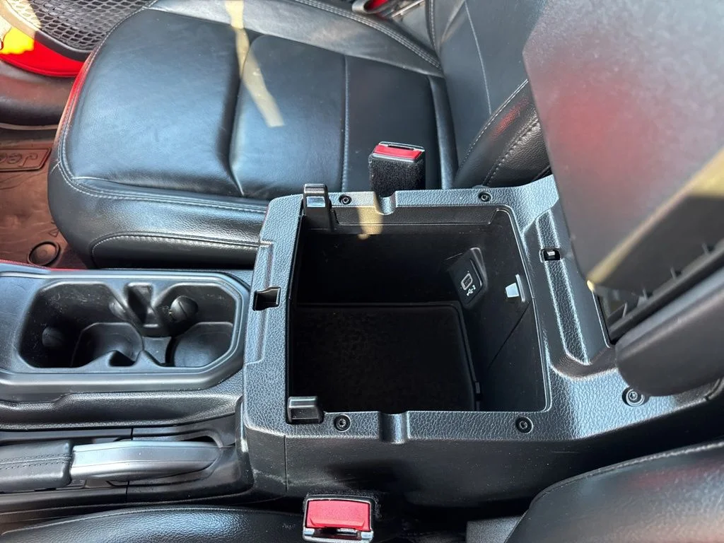 Used 2021 Red Jeep Unlimited Sahara Altitude image 43