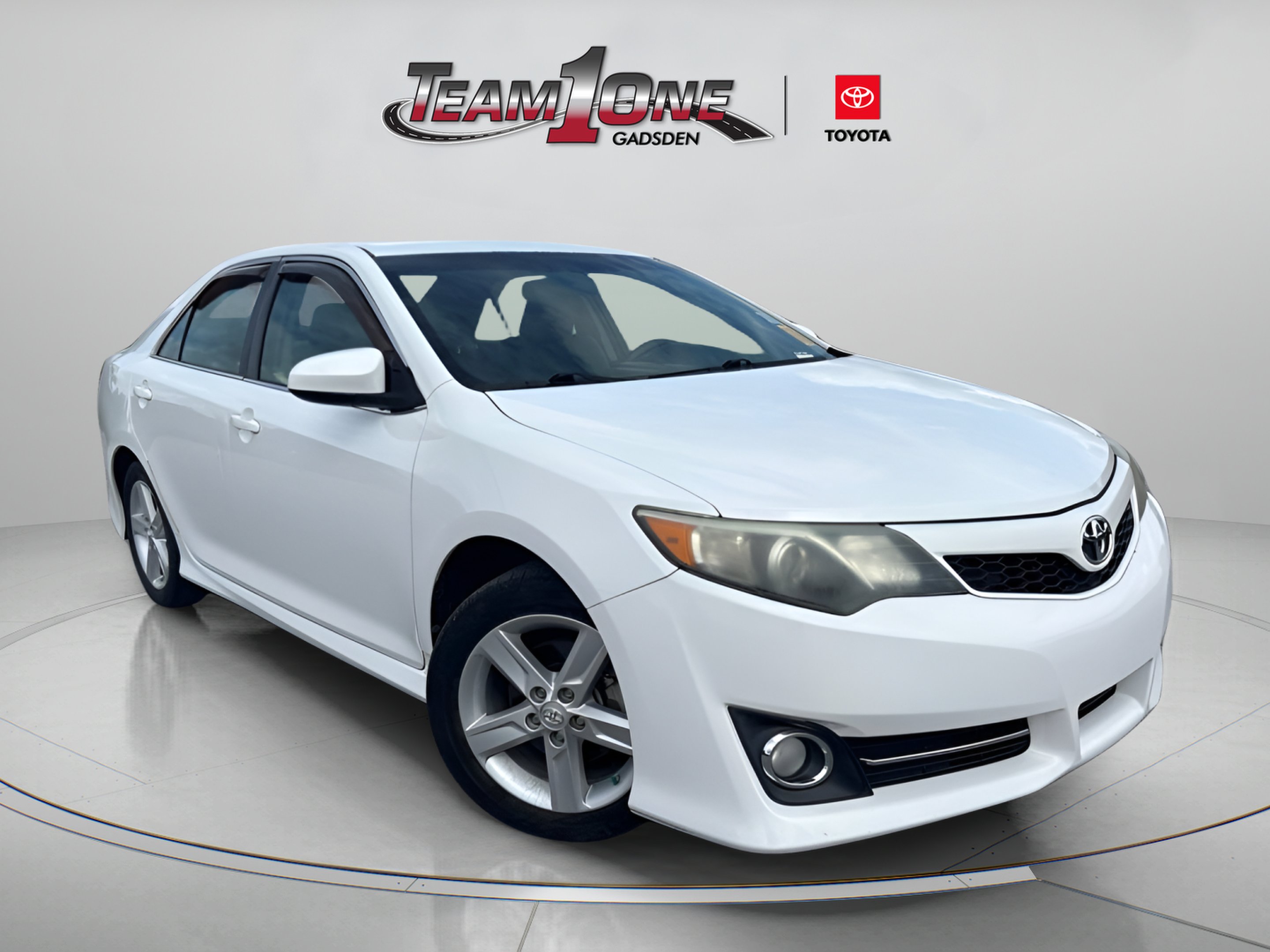 Used 2014 Super White Toyota SE image 1