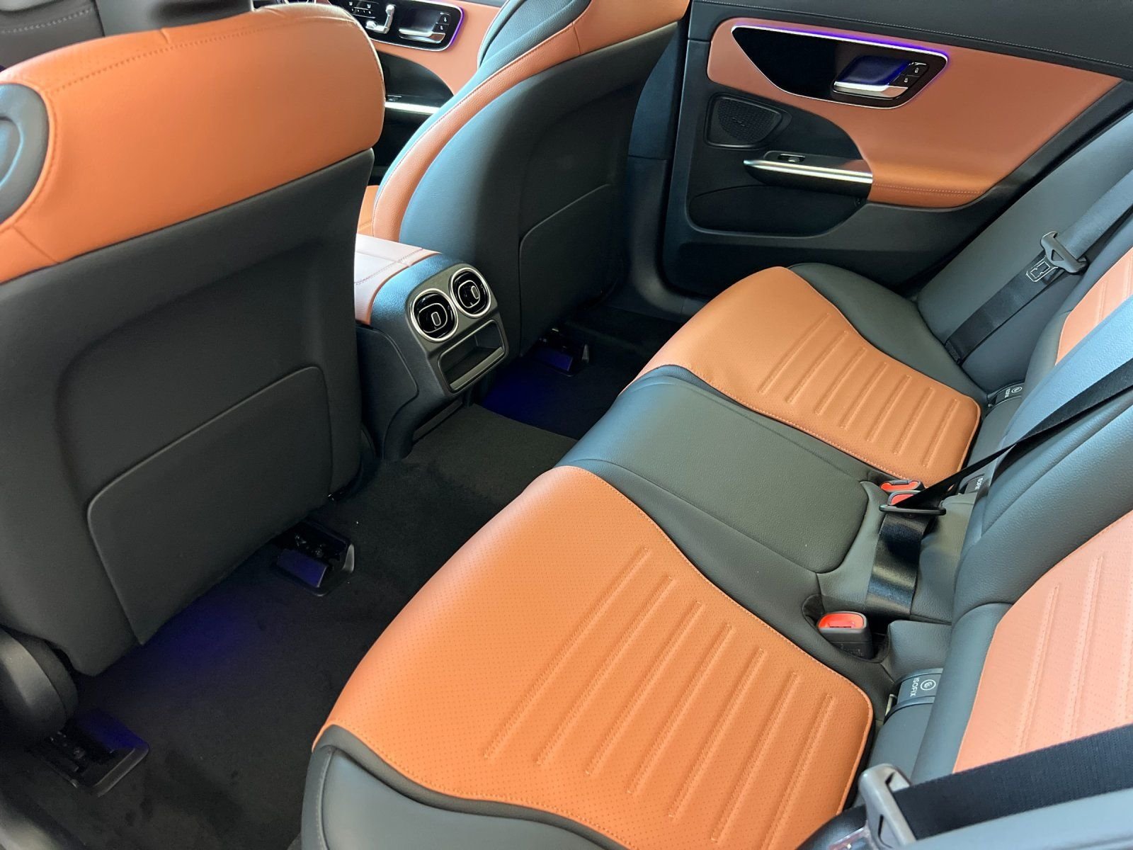 New 2026 Graphite Grey Metallic Mercedes-Benz C 300 image 4