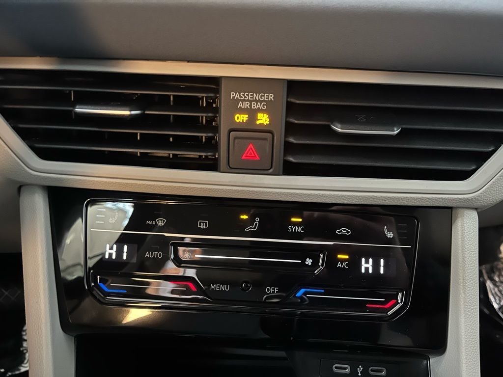 New 2026 Black Volkswagen 1.5T SE image 16