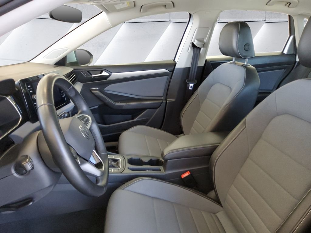 Used 2025  Volkswagen 1.5T SE image 7