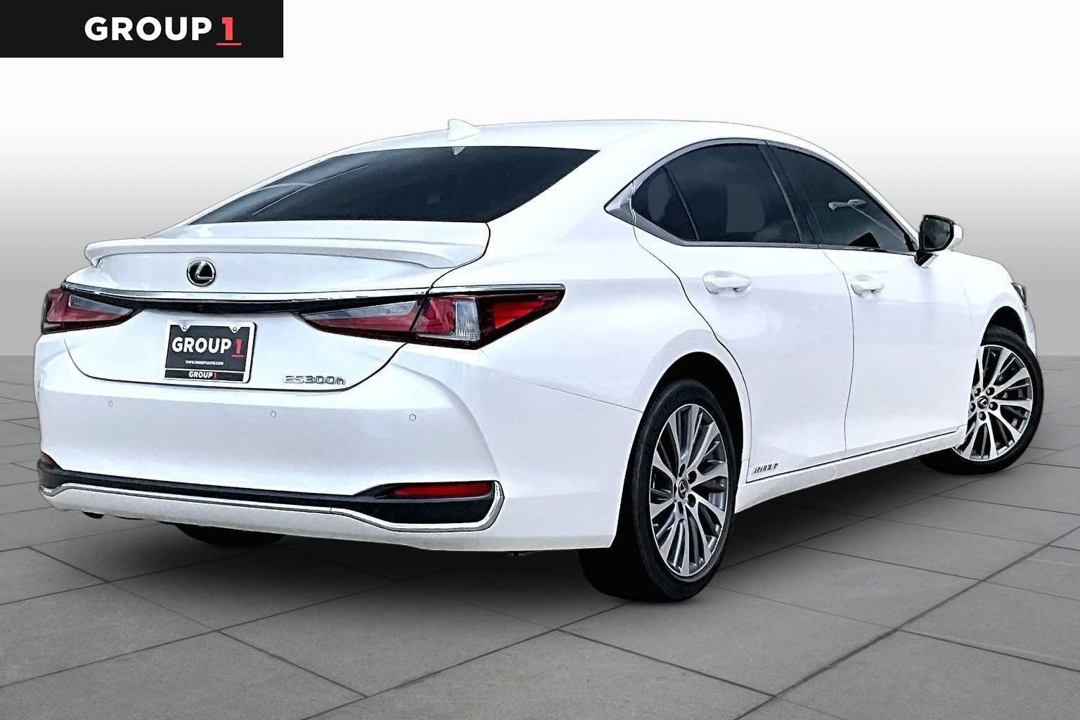 Certified Used 2021 EMINENT WHITE PEARL Lexus  image 11