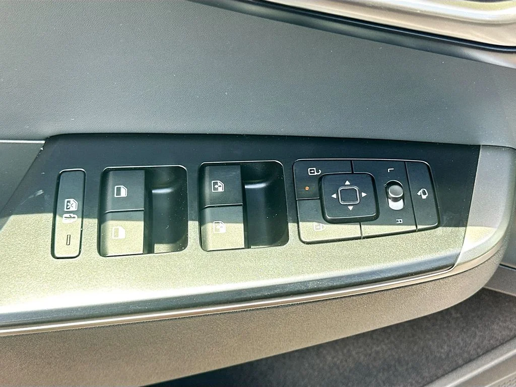 New 2026 Wolf Gray Kia LIGHT image 18