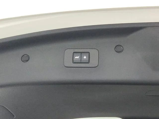 Used 2024 White Nissan Platinum image 50