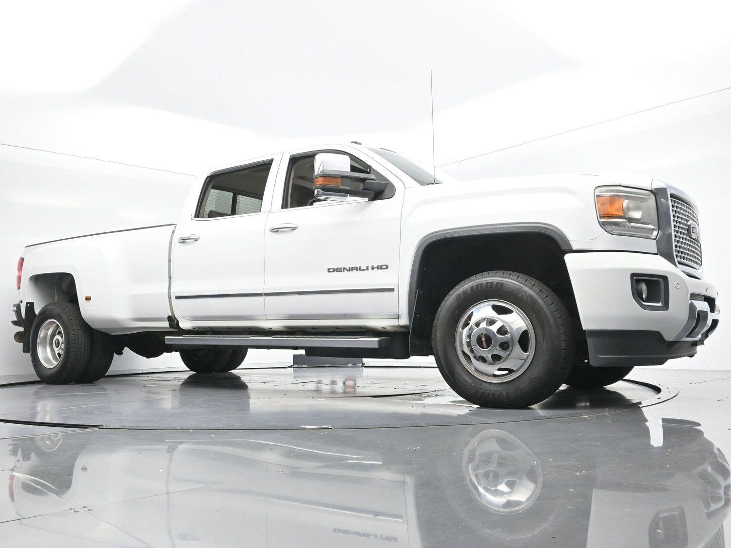 Used 2016 Summit White GMC Denali image 46