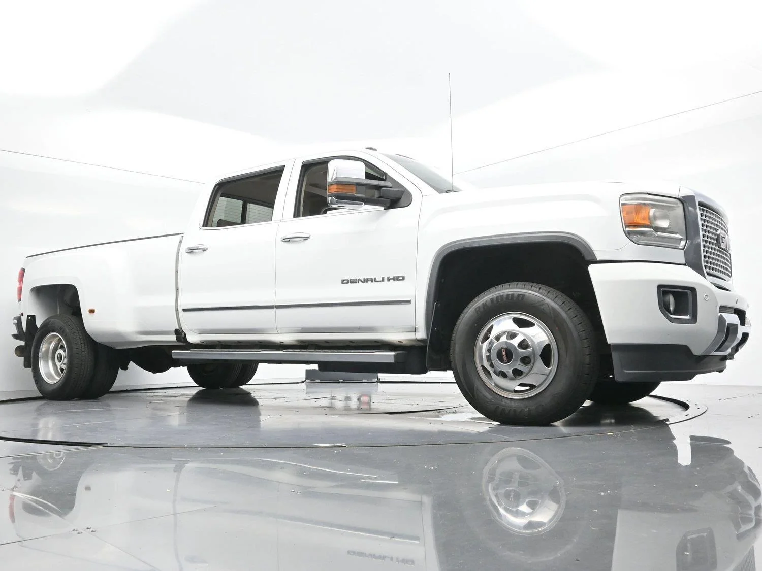 Used 2016 Summit White GMC Denali image 46