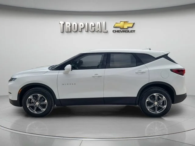 New 2026 Summit White Chevrolet 2LT image 2