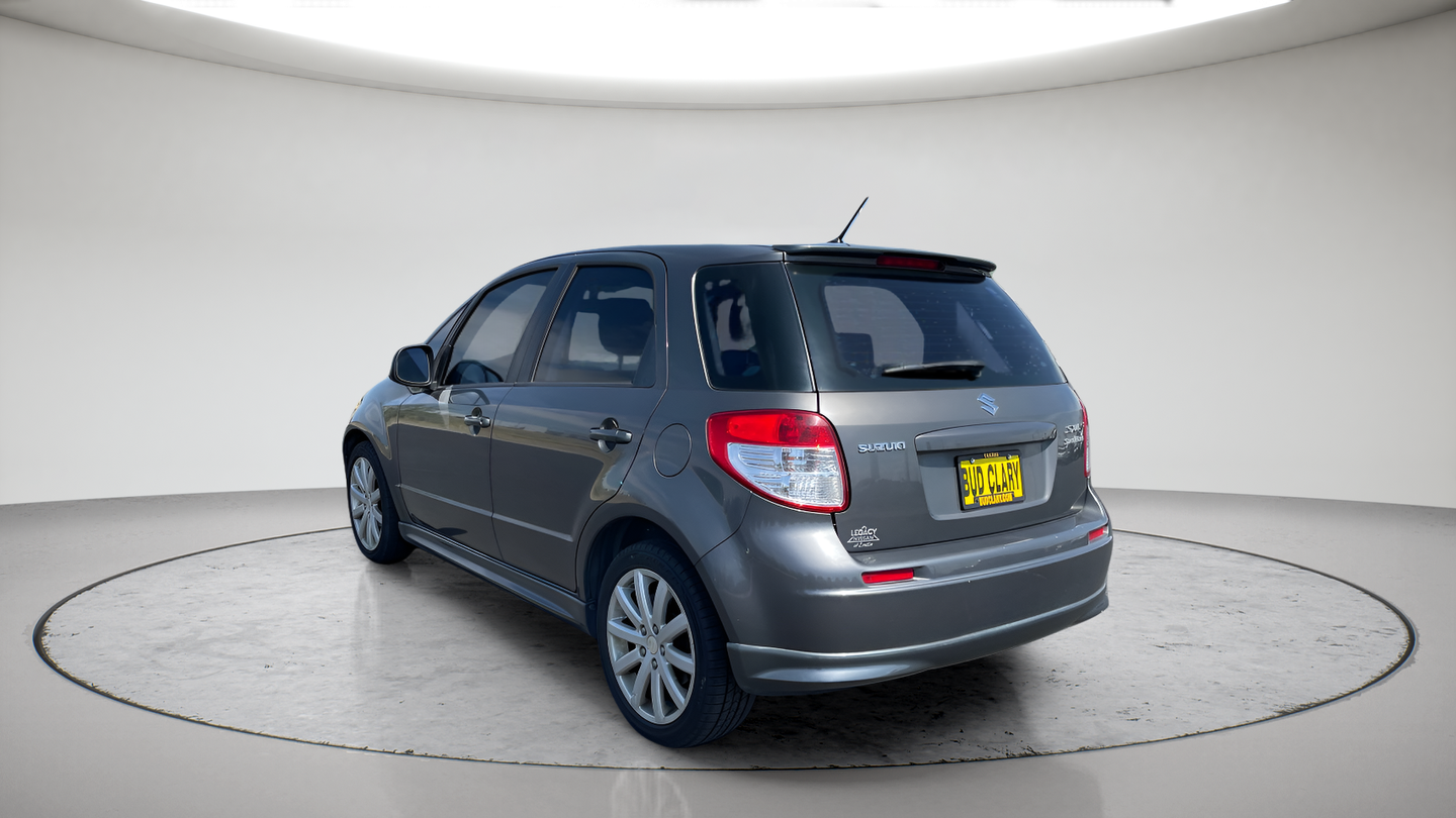 Used 2012 Gray Suzuki Base image 6
