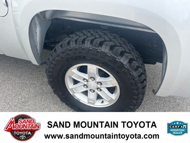 Used 2012 Silver GMC SLE image 12