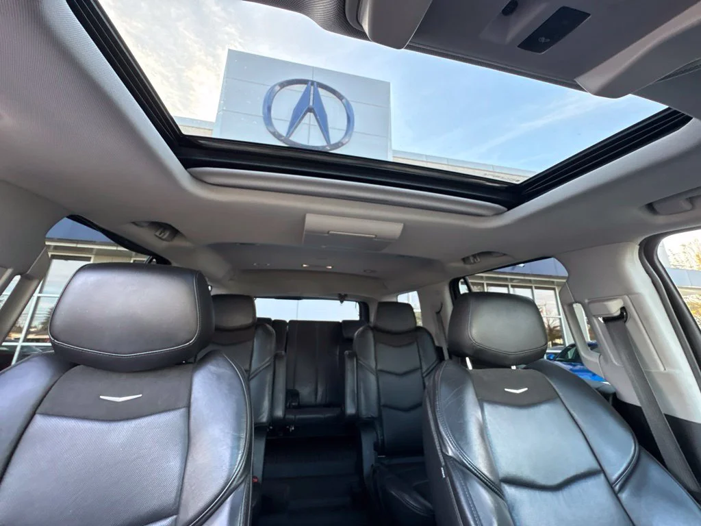 Used 2019 Gray Cadillac Premium Luxury image 30